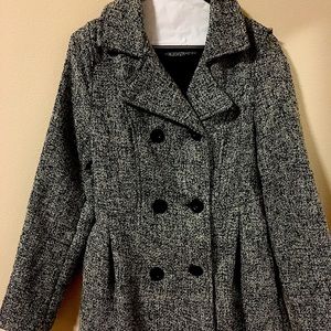 LIKE NEW women’s COAT DOUBLE BREASTED Black Gray Color Gorgeous Tweed type Coat!